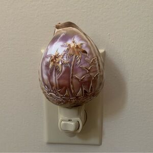 📌 ( Sold )Carved Cowrie Shell Palm Tree LED Night Light
